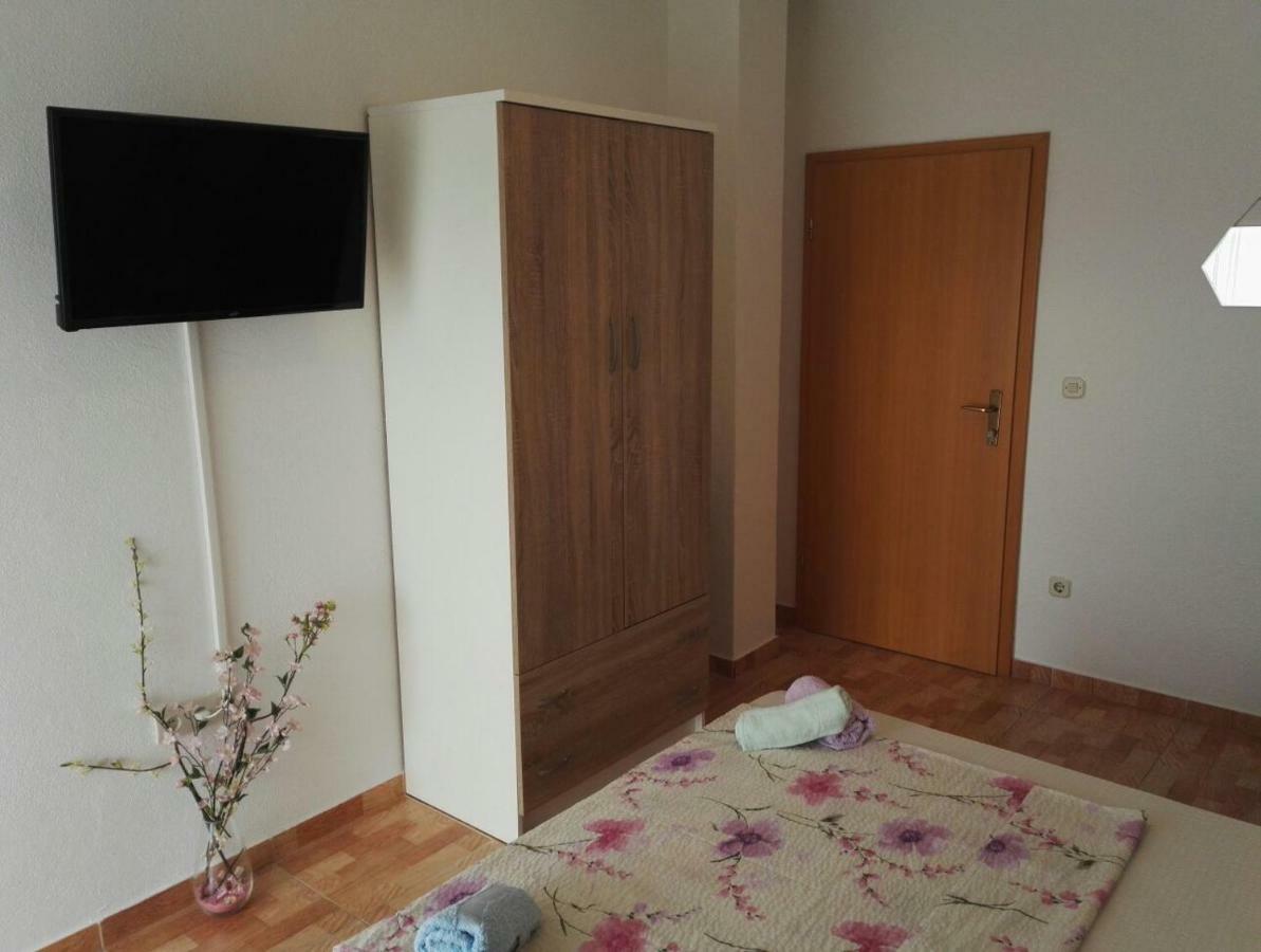 Studio Apartmani Ravlic Makarska Bagian luar foto